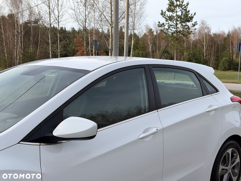 Hyundai i30 blue 1.4 Style - 15