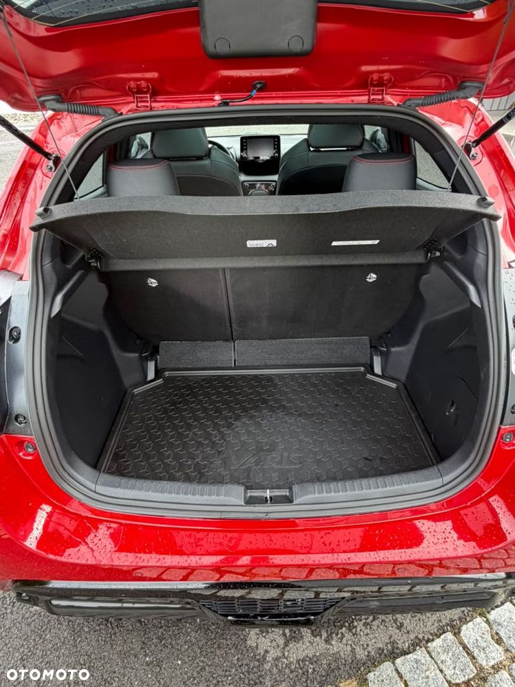 Toyota Yaris Hybrid 1.5 GR Sport - 17