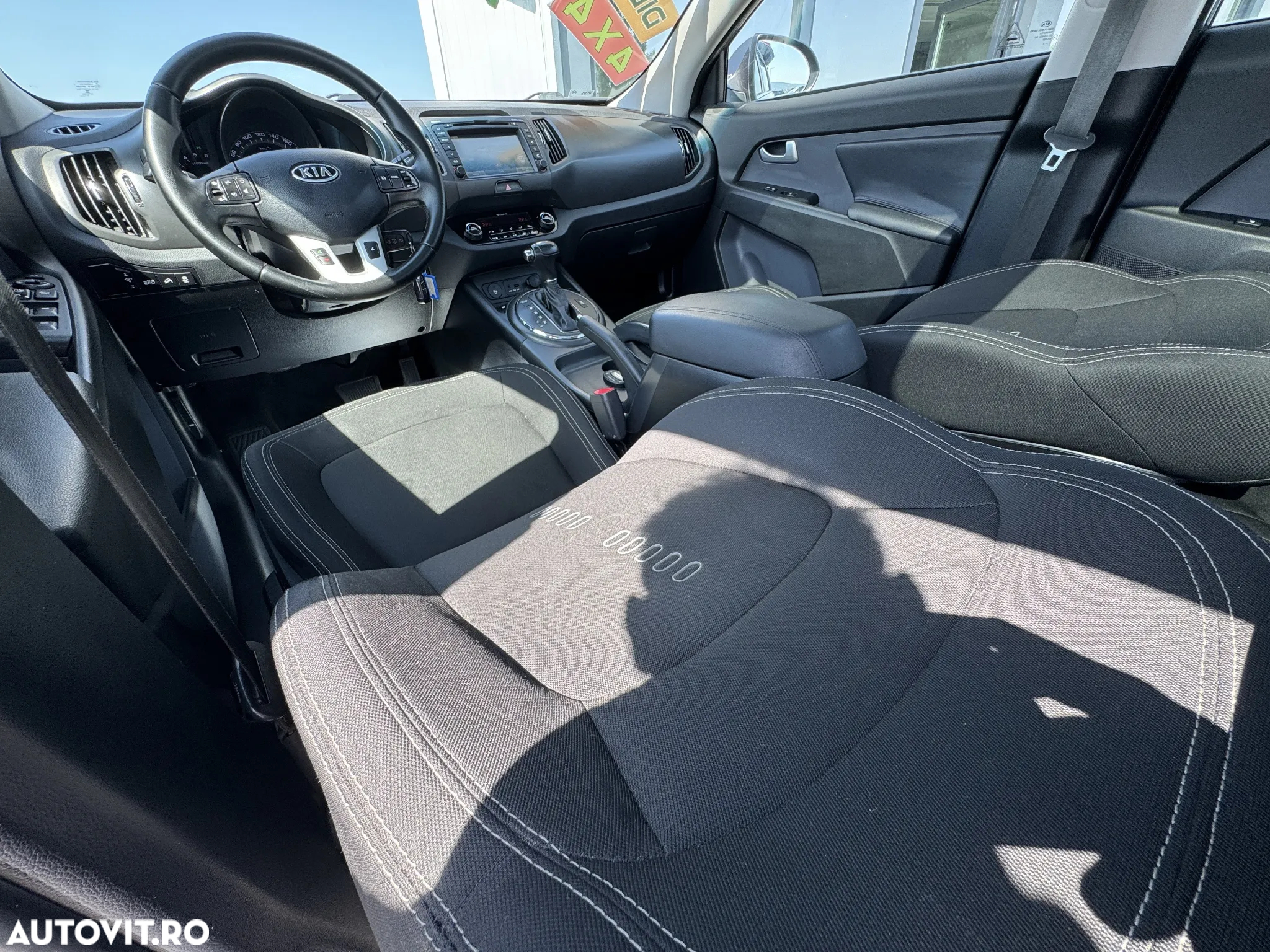 Kia Sportage 2.0 CRDI 4WD Automatik Dream-Team Edition - 29