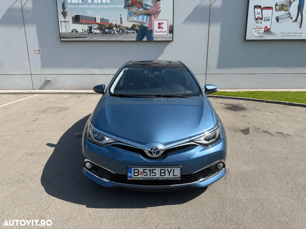 Toyota Auris 1.8 L VVT-i HSD Sol + - 1
