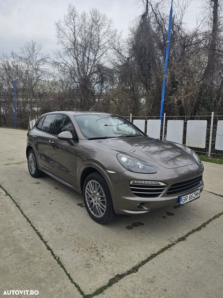 Porsche Cayenne - 1