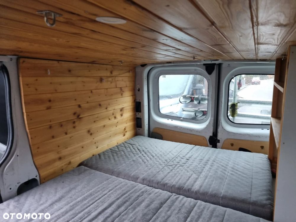 Renault Trafic - 16