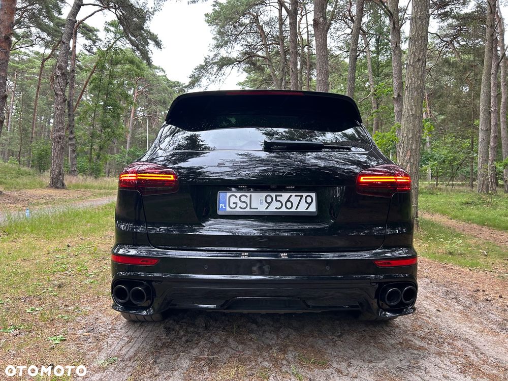 Porsche Cayenne GTS - 2