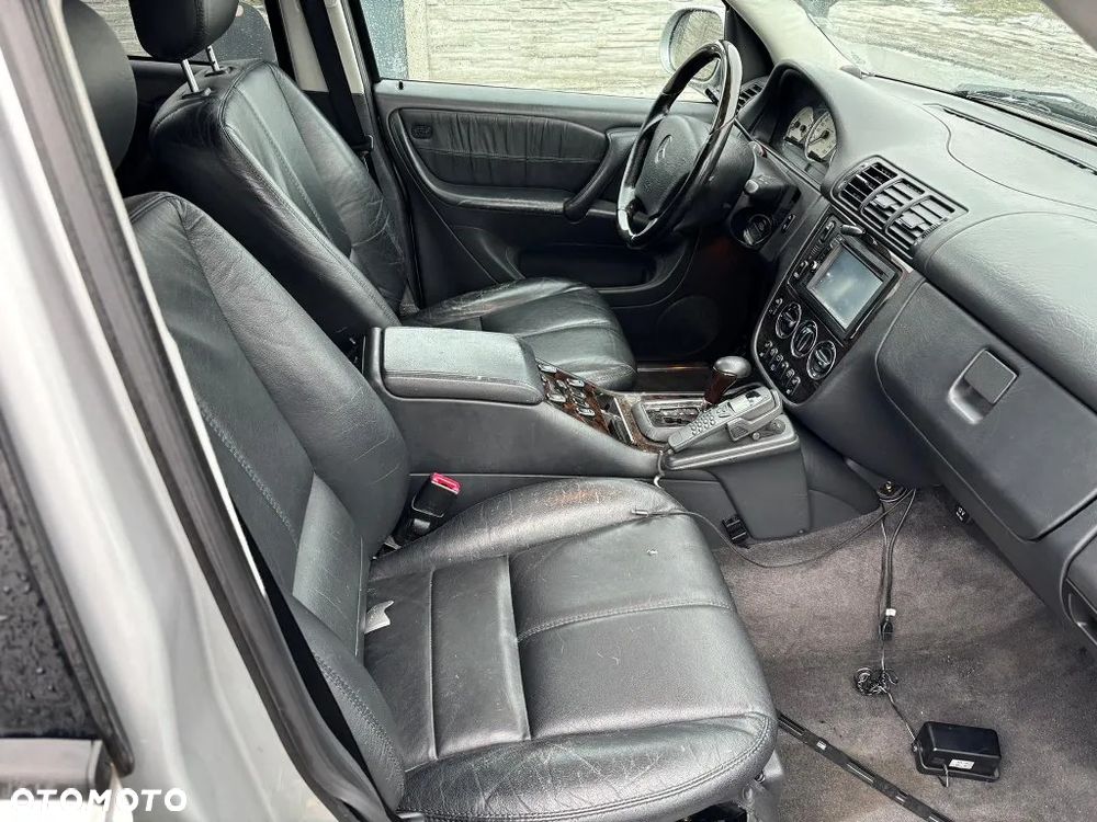 Mercedes-Benz ML 55 AMG - 12