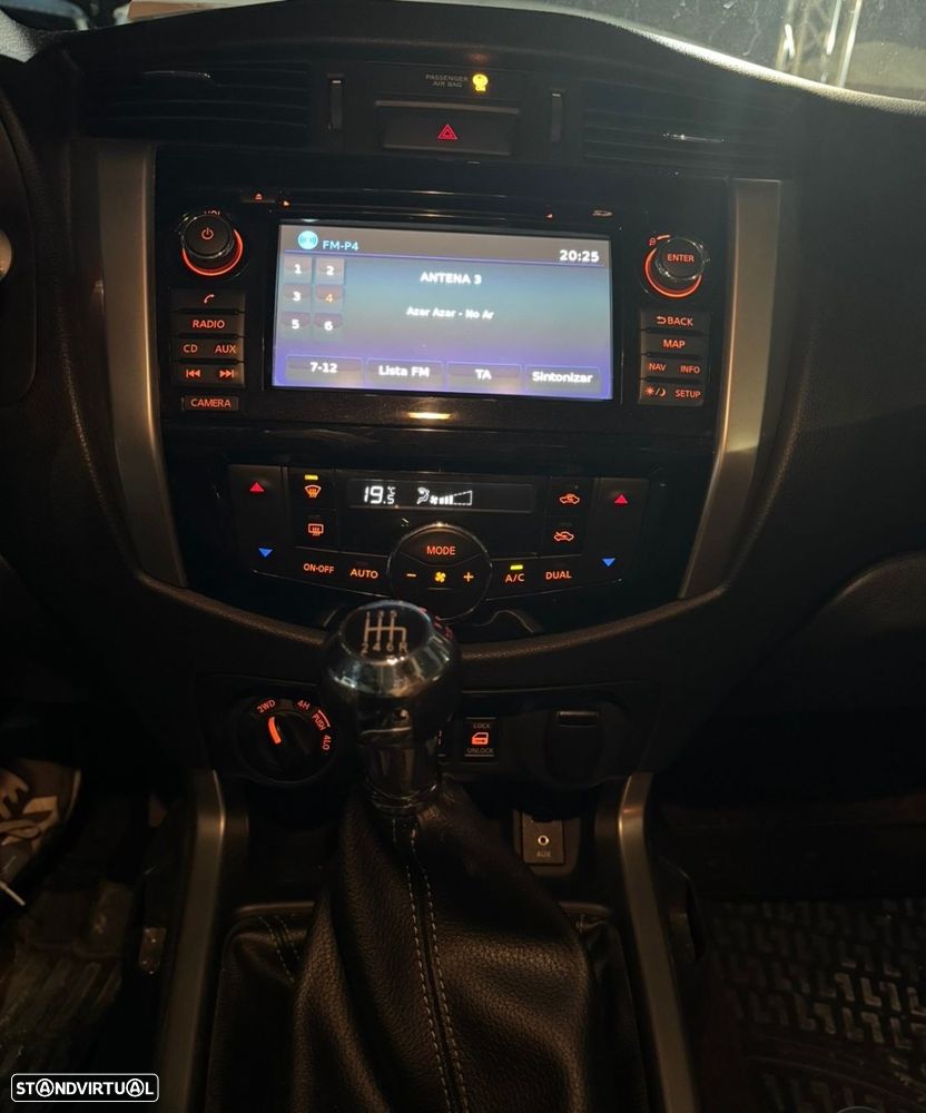 Nissan Navara 2.3 dCi CD 4WD Tekna - 11