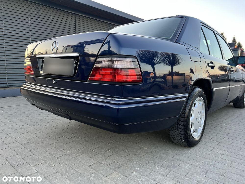 Mercedes-Benz Klasa E 260 - 10