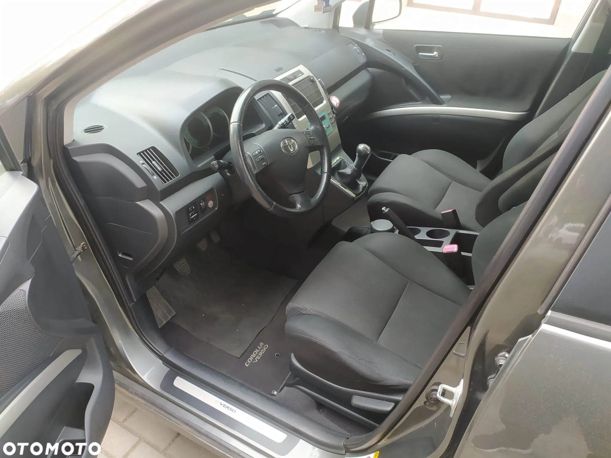Toyota Corolla Verso 2.2 D-4D Terra 7os - 6