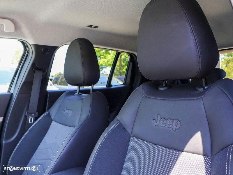 Jeep Avenger 54 kWh Summit - 11