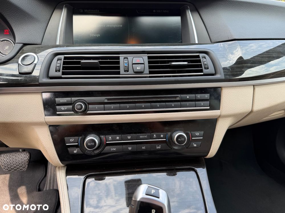 BMW Seria 5 520d M Sport - 31