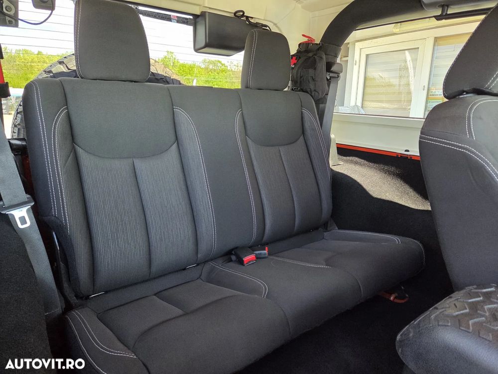 Jeep Wrangler 2.8 CRD AT Rubicon - 17