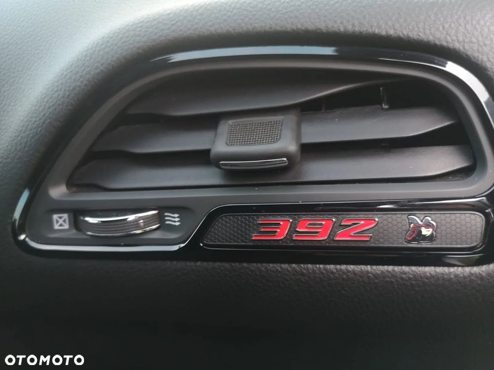 Dodge Challenger 6.4 Scat Pack - 4