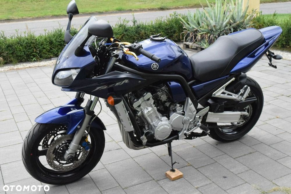 Yamaha FZS - 4