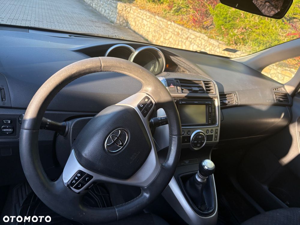 Toyota Verso - 16