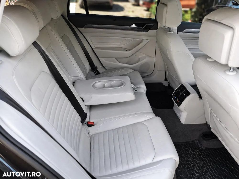 Volkswagen Passat - 28