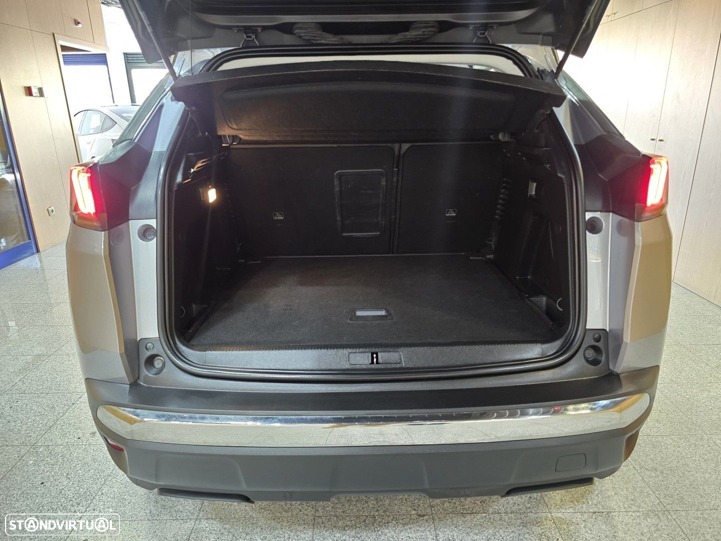 Peugeot 3008 1.5 BlueHDi Allure EAT8 - 39