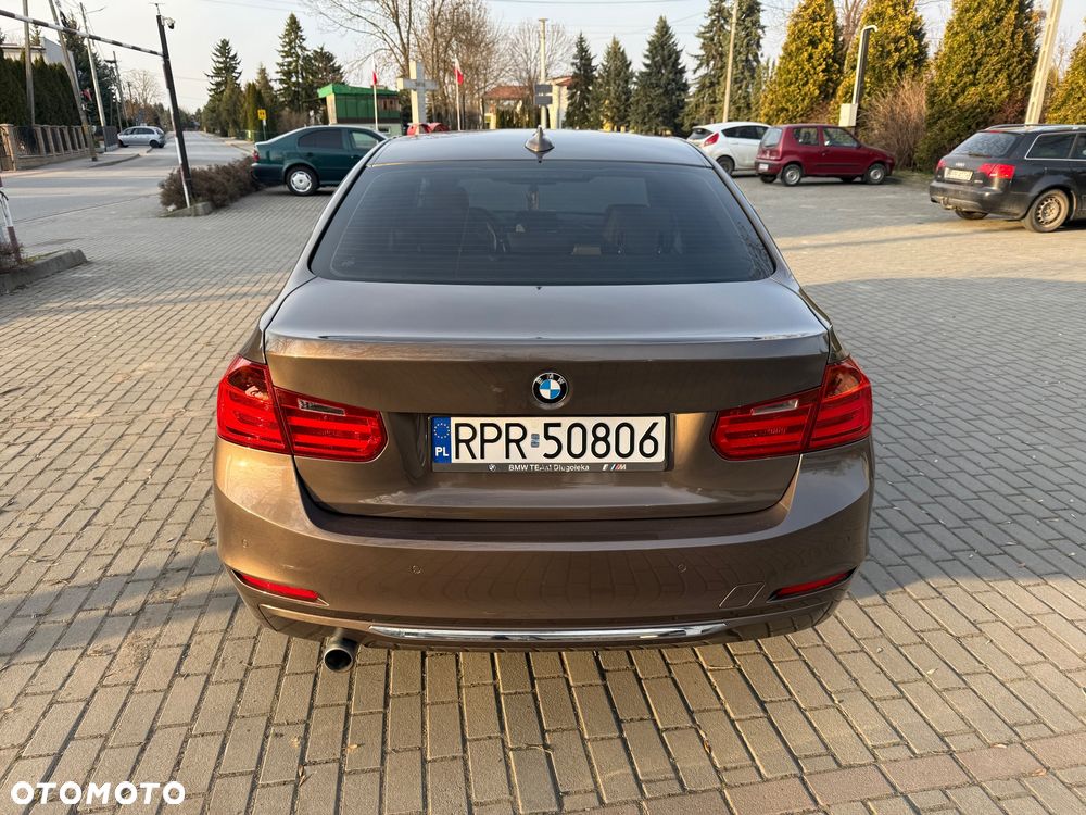 BMW Seria 3 318d Luxury Line - 2