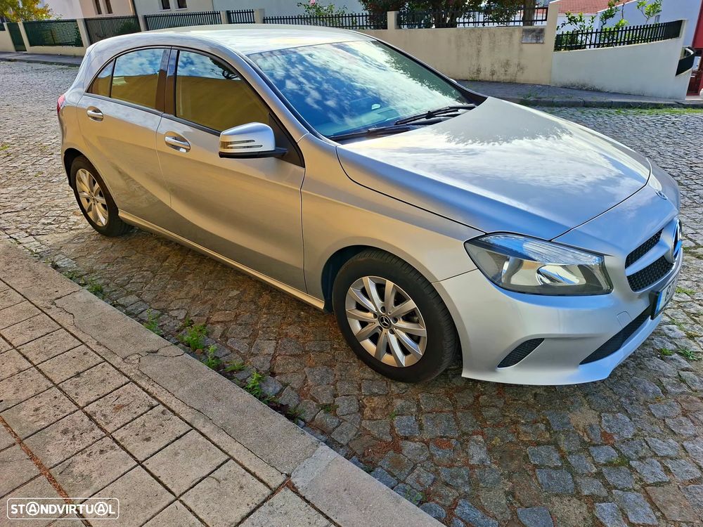 Mercedes-Benz A 180 2017 photo 2