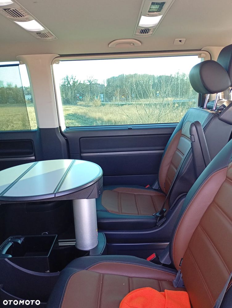Volkswagen Multivan - 23