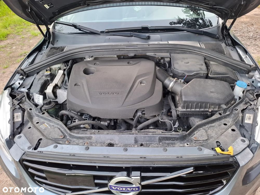 Volvo XC 60 D3 Drive-E R-Design Momentum - 5