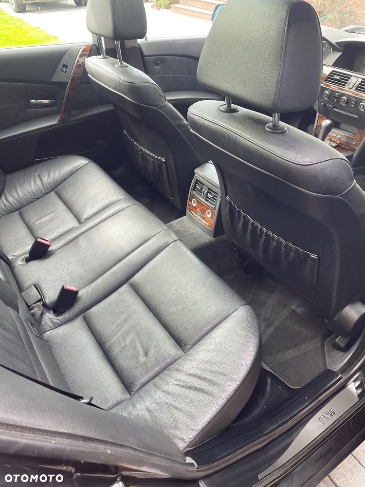 BMW Seria 5 525d - 25