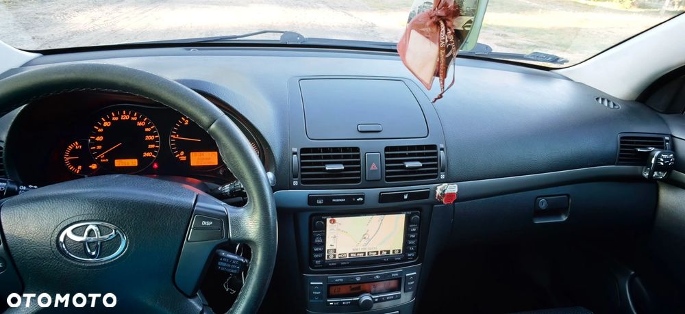 Toyota Avensis 2.0 D-4D - 7