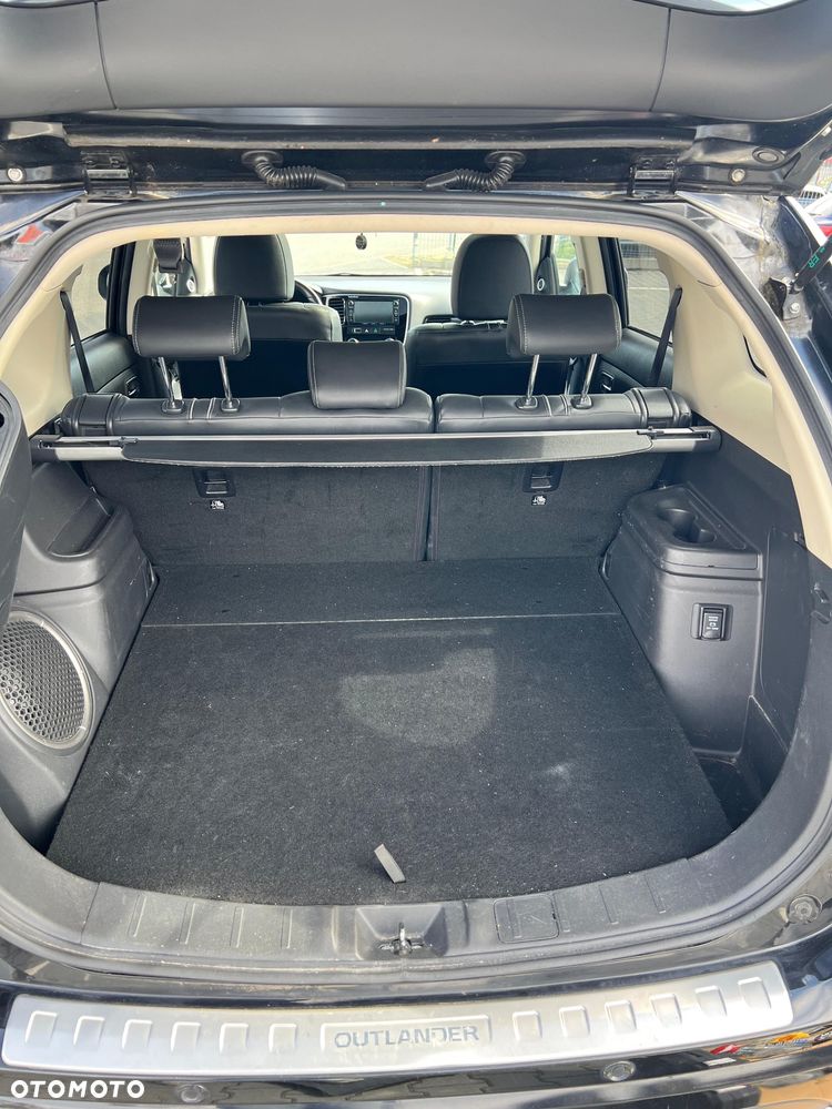 Mitsubishi Outlander Intense + - 11