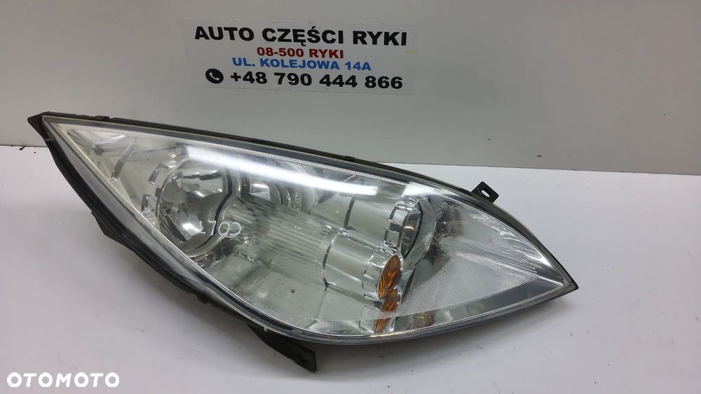 Mitsubishi Colt Lampa Przód Prawa Strona 0 301 208  202 - 1