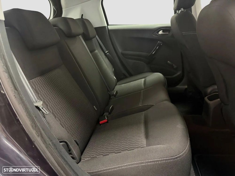 Peugeot 208 1.2 PureTech Active - 11