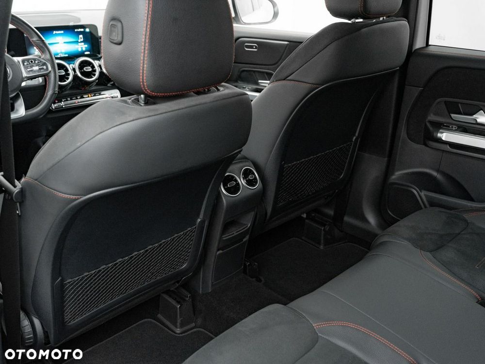 Mercedes-Benz GLB - 24