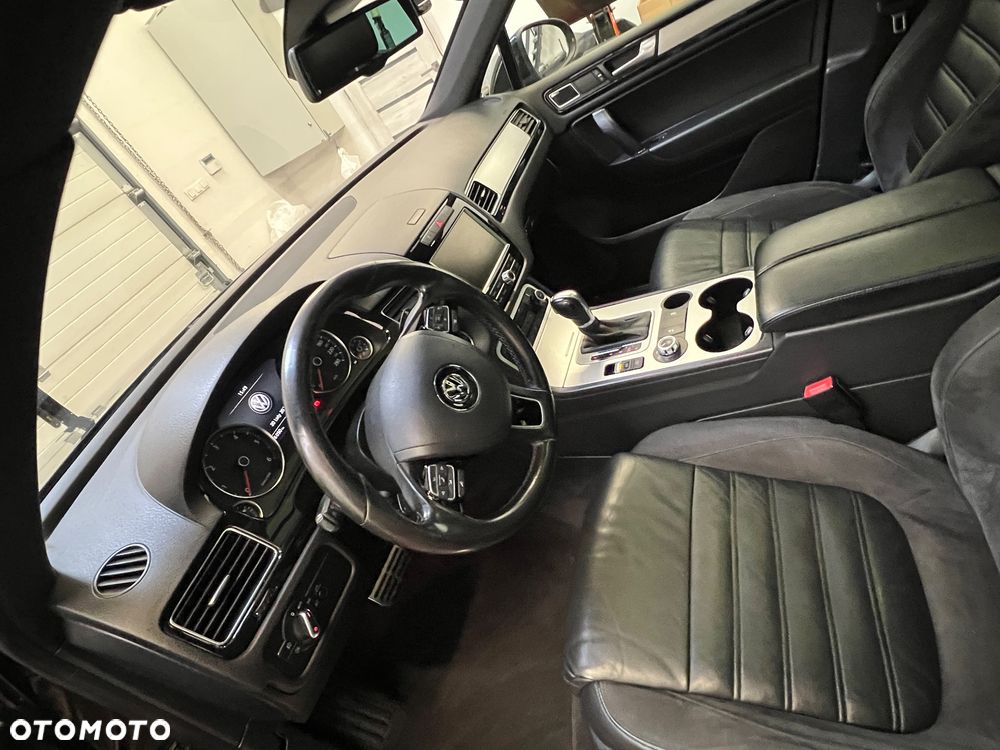 Volkswagen Touareg 3.0 V6 TDI BMT R-Style - 23