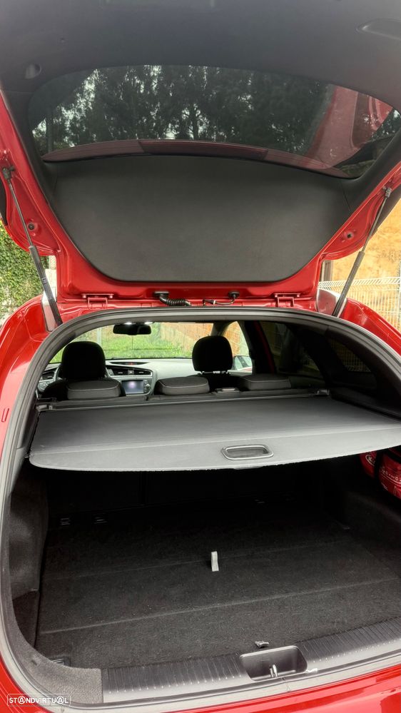 Kia Ceed SW 1.6 CRDi GT Line - 28