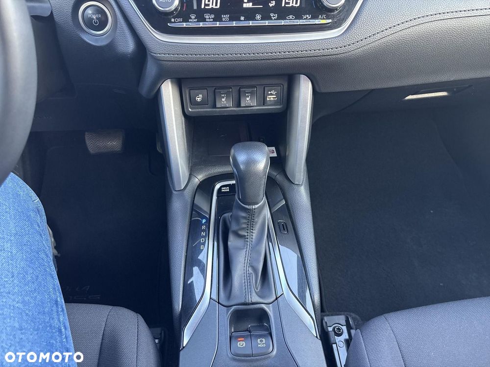 Toyota Corolla Cross - 24