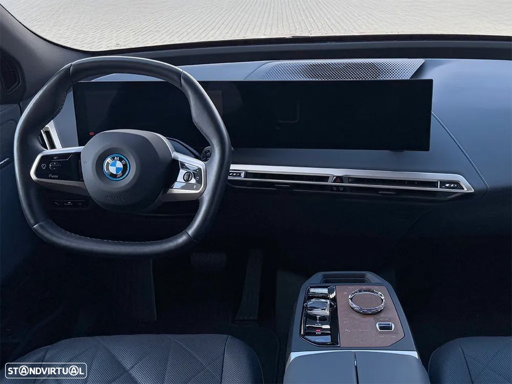 BMW iX xDrive 50 Pack Desportivo - 7
