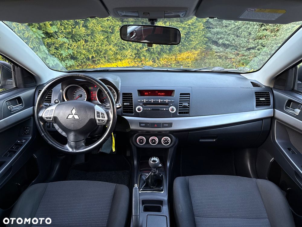 Mitsubishi Lancer 1.8 Intense - 21