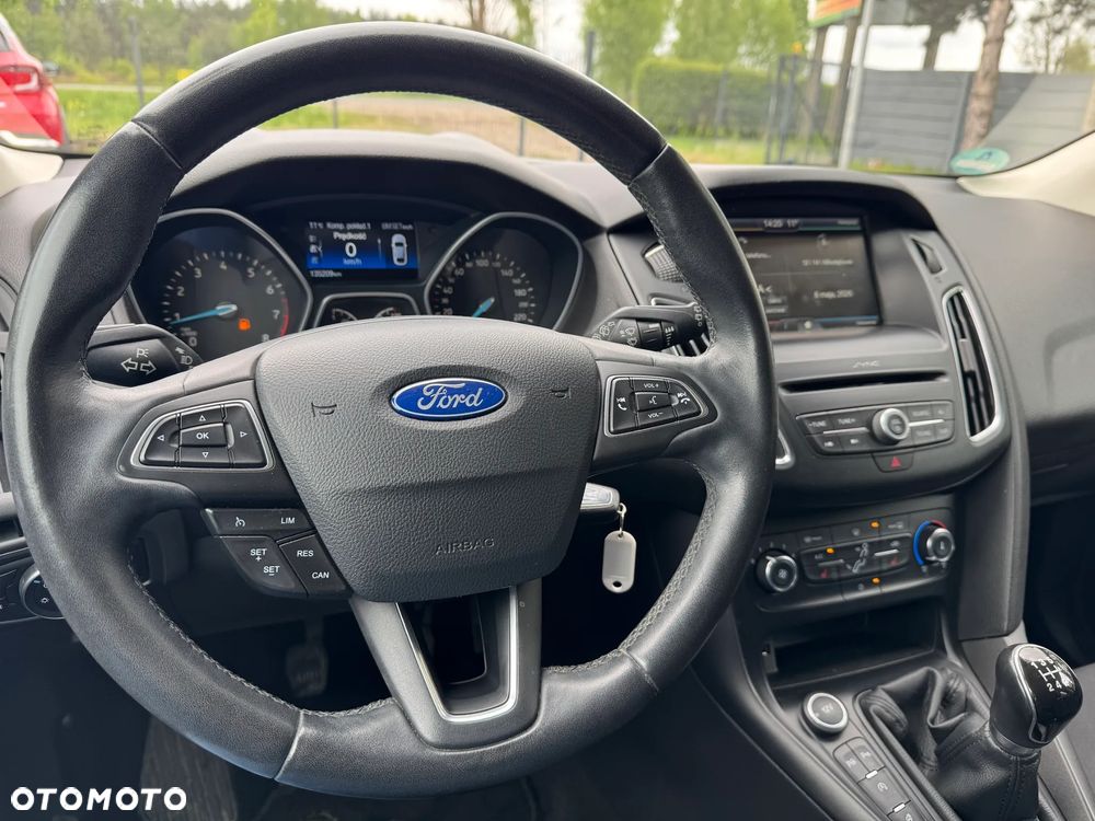 Ford Focus 1.0 EcoBoost Titanium - 32