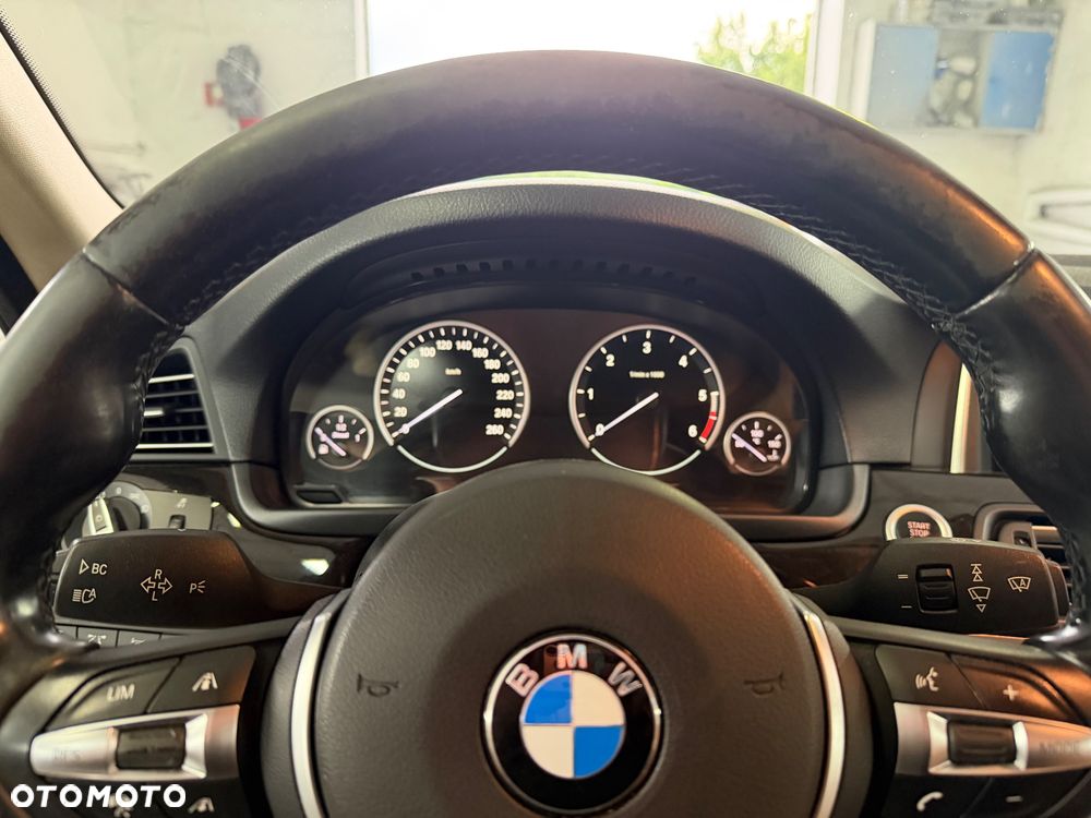 BMW Seria 5 530d xDrive Luxury Line - 10