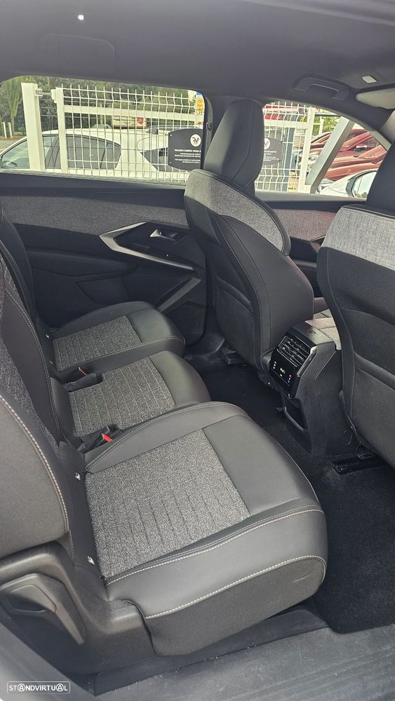 Peugeot 5008 1.2 Hybrid Allure e-DCS6 - 37