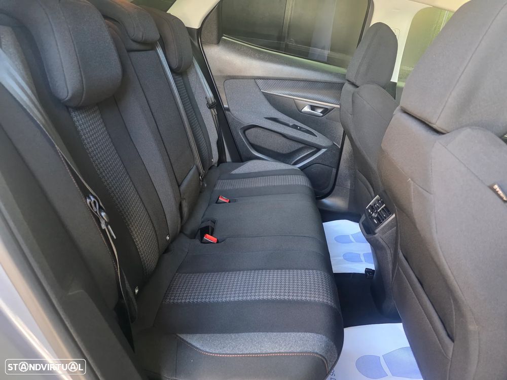 Peugeot 3008 BlueHDi 130 Stop & Start EAT8 Allure - 44