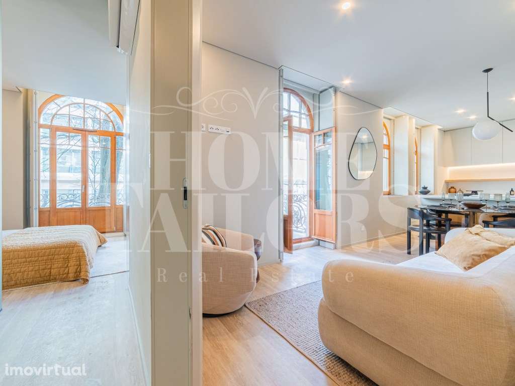 Apartamento T3 com espaçosa varanda estilo Pombalino - Av. da Liber... - Grande imagem: 3/29