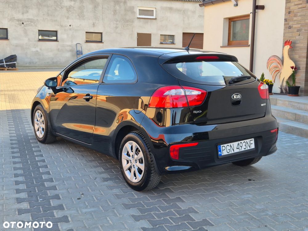 Kia Rio 1.2 Dream Team Edition - 11