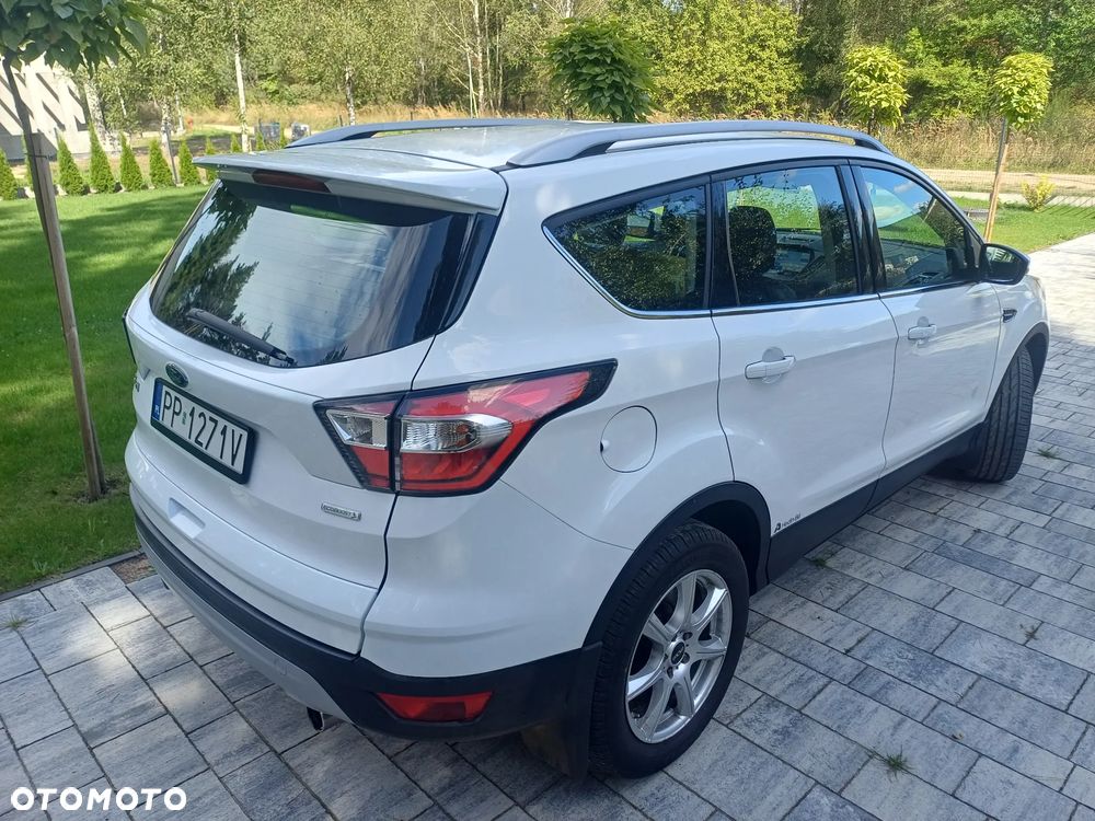 Ford Kuga 1.5 EcoBoost 2x4 Titanium - 4