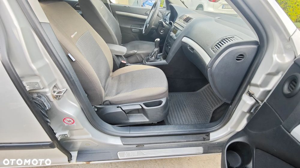 Skoda Octavia 1.6 FSI Ambiente - 21