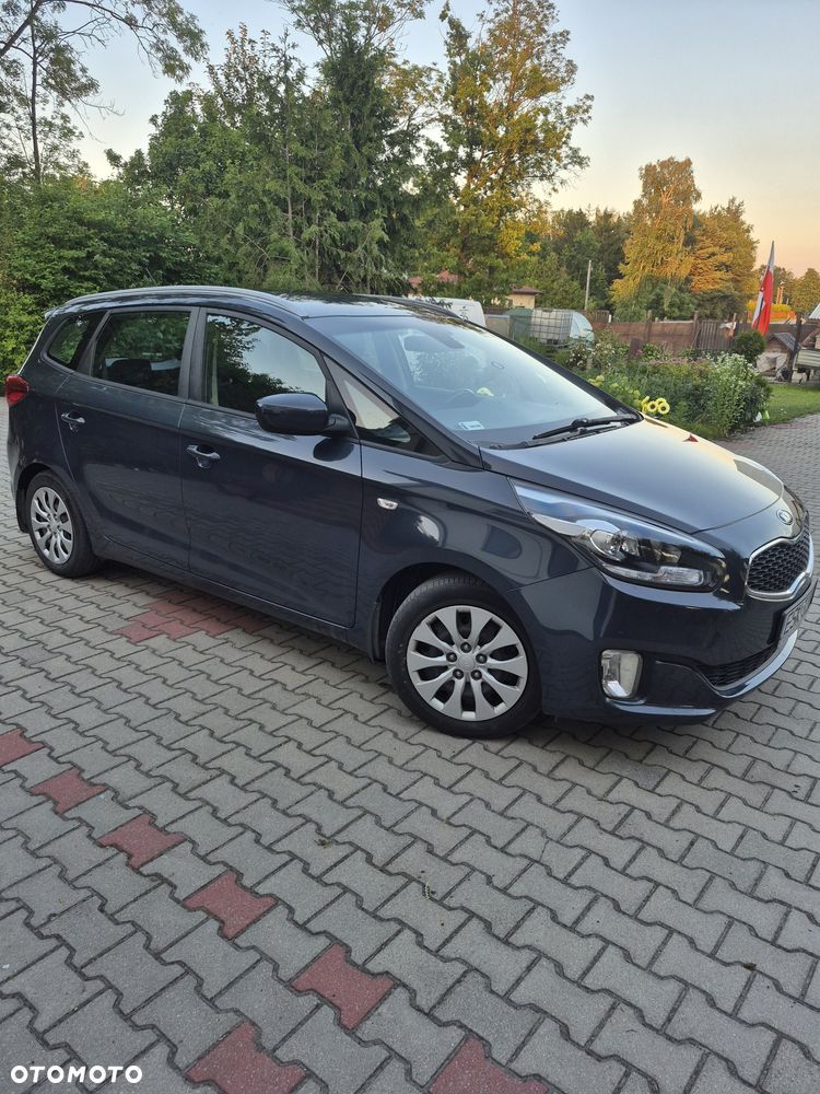 Kia Carens - 2
