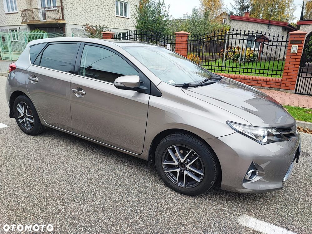 Toyota Auris - 11