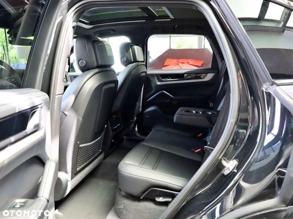 Porsche Cayenne - 12