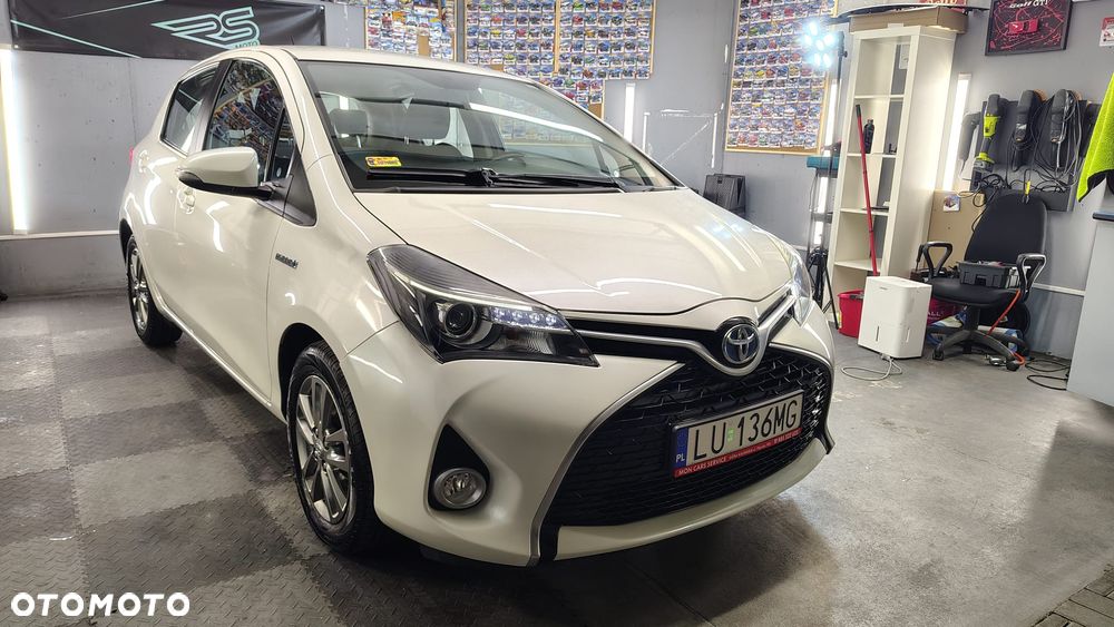 Toyota Yaris Hybrid 100 Premium - 3