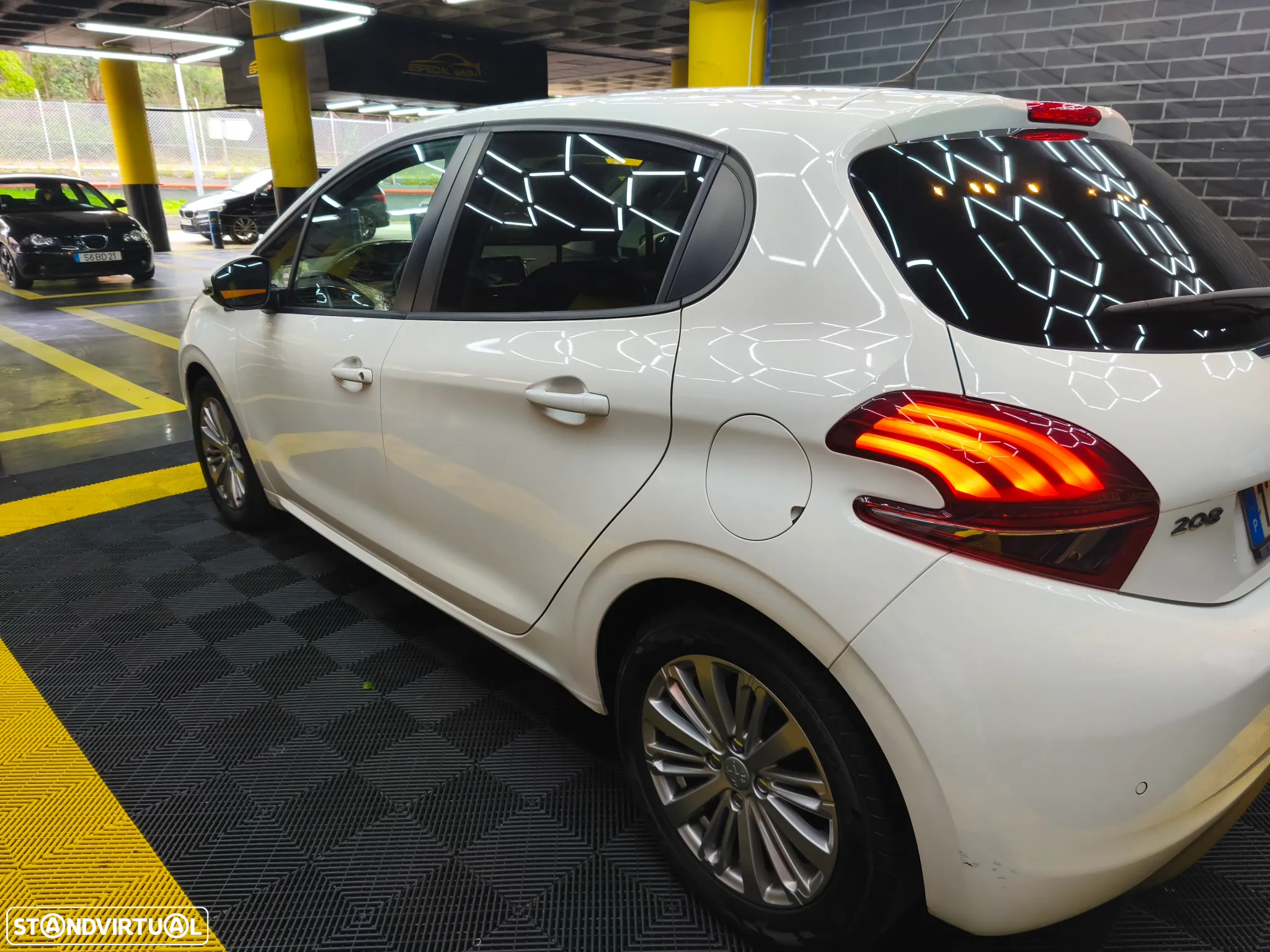 Peugeot 208 1.2 PureTech Signature - 10