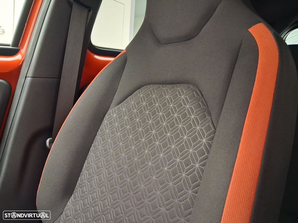 Toyota Aygo X 1.0 Pulse - 39