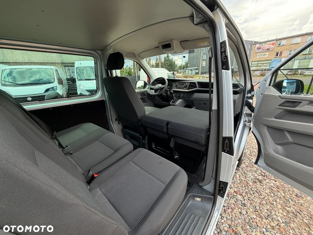 Volkswagen TRANSPORTER KOMBI 9 cio osobowy Business VAN T6.1, 2.0TDI 150KM Napęd 4Motion, T6 4x4 plus reduktor napędów, 2 Strefowe OGRZEWANIE i KLIMATYZACJA WEBASTO 5kW, Tylne drzwi skrzydłowe, Hak Holowniczy 2.5t. Wymieniony rozrząd - Pełen Serwis ASO VW Emisja spalin Euro-6 DG - 26