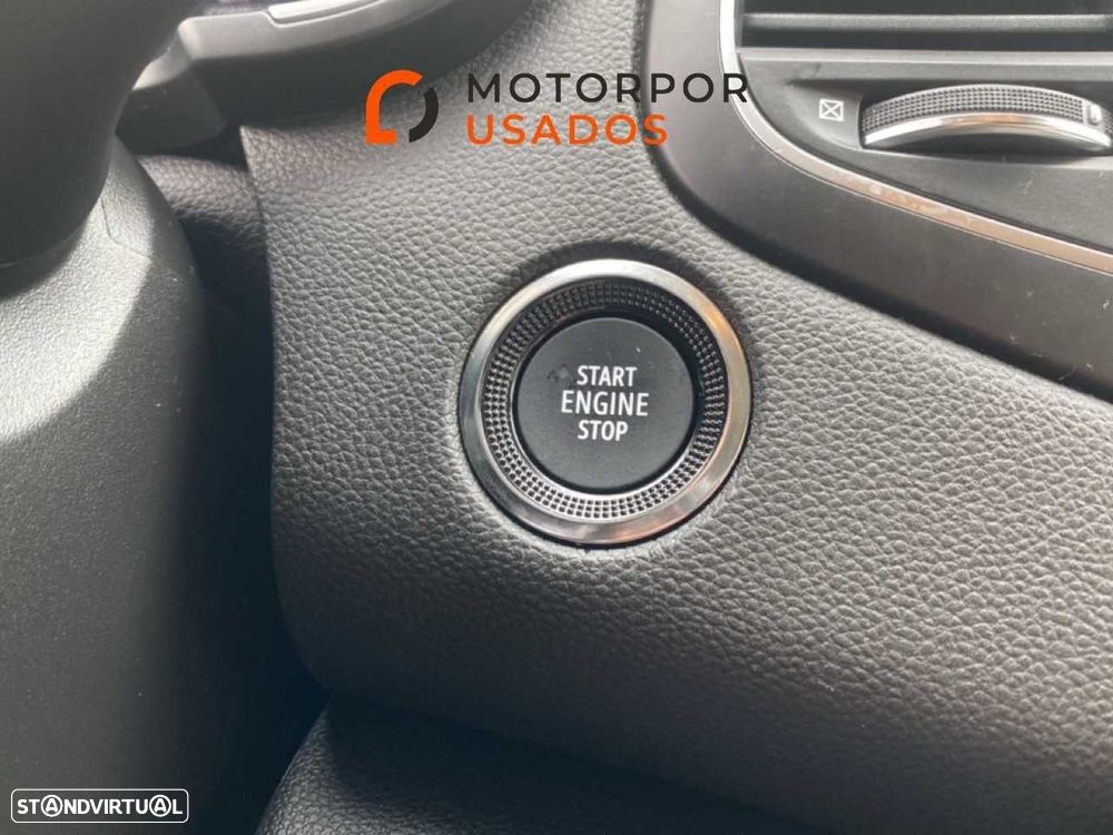 Renault Mégane Sport Tourer 1.5 Blue dCi Equilibre EDC — fotografia 13